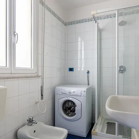 Διαμέρισμα Roomy With Balconies Βιαρέτζιο